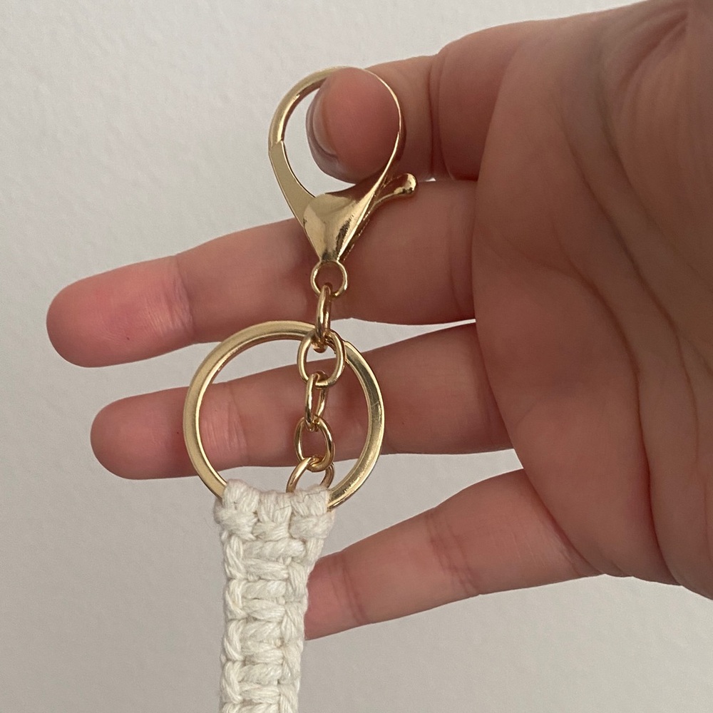 Handcrafted Cream Macramé Keychain - Picture 3 of 3